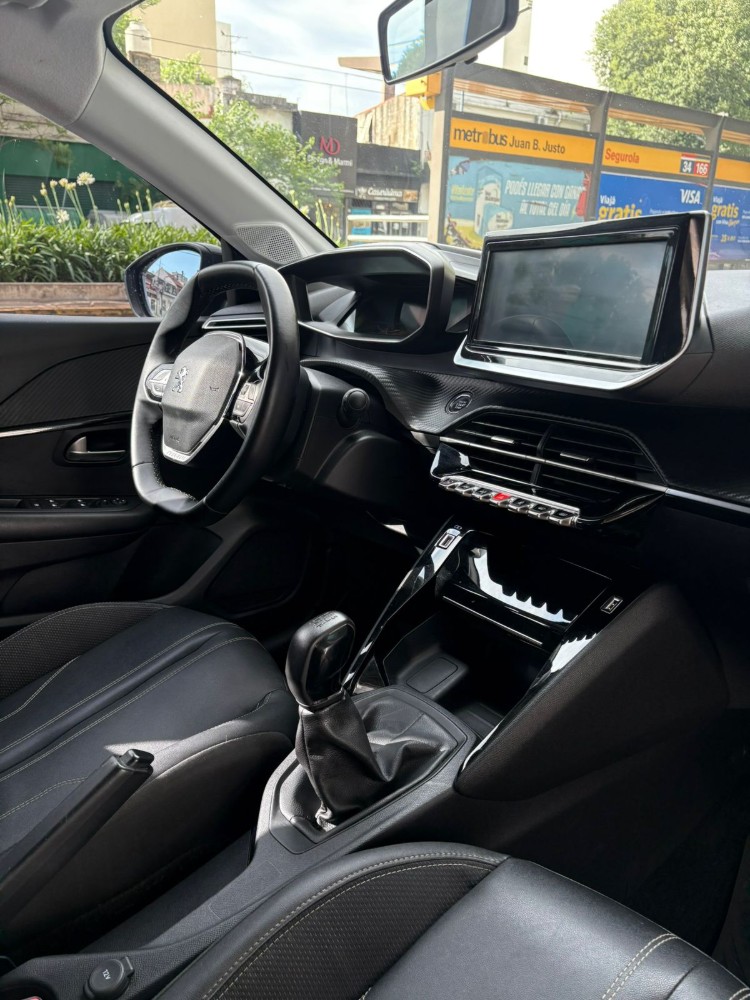 Peugeot 208 Allure — foto 11